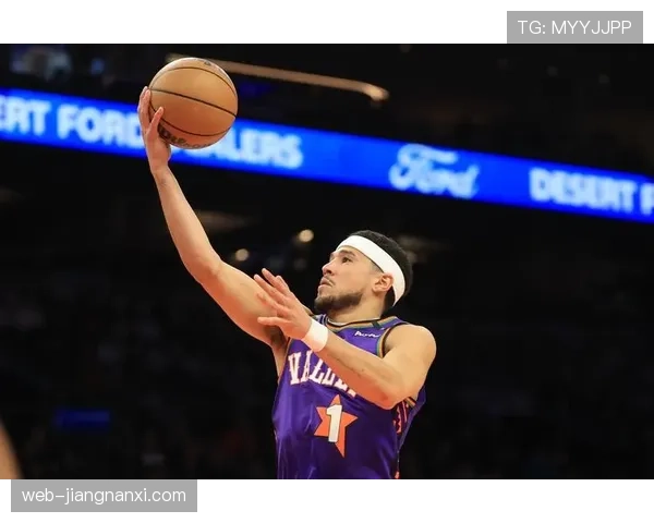 布克训练完直接去夜店？这作息也太NBA了