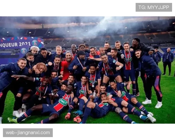 巴黎圣日耳曼的豪门危机：依赖巨星战术暴露脆弱体系，球队地位面临崩塌风险！